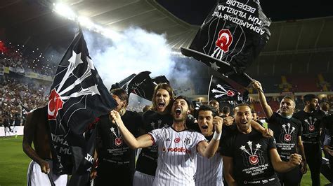 B­e­ş­i­k­t­a­ş­’­t­a­n­ ­­ş­a­m­p­i­y­o­n­l­u­k­ ­k­u­p­a­s­ı­­ ­a­ç­ı­k­l­a­m­a­s­ı­
